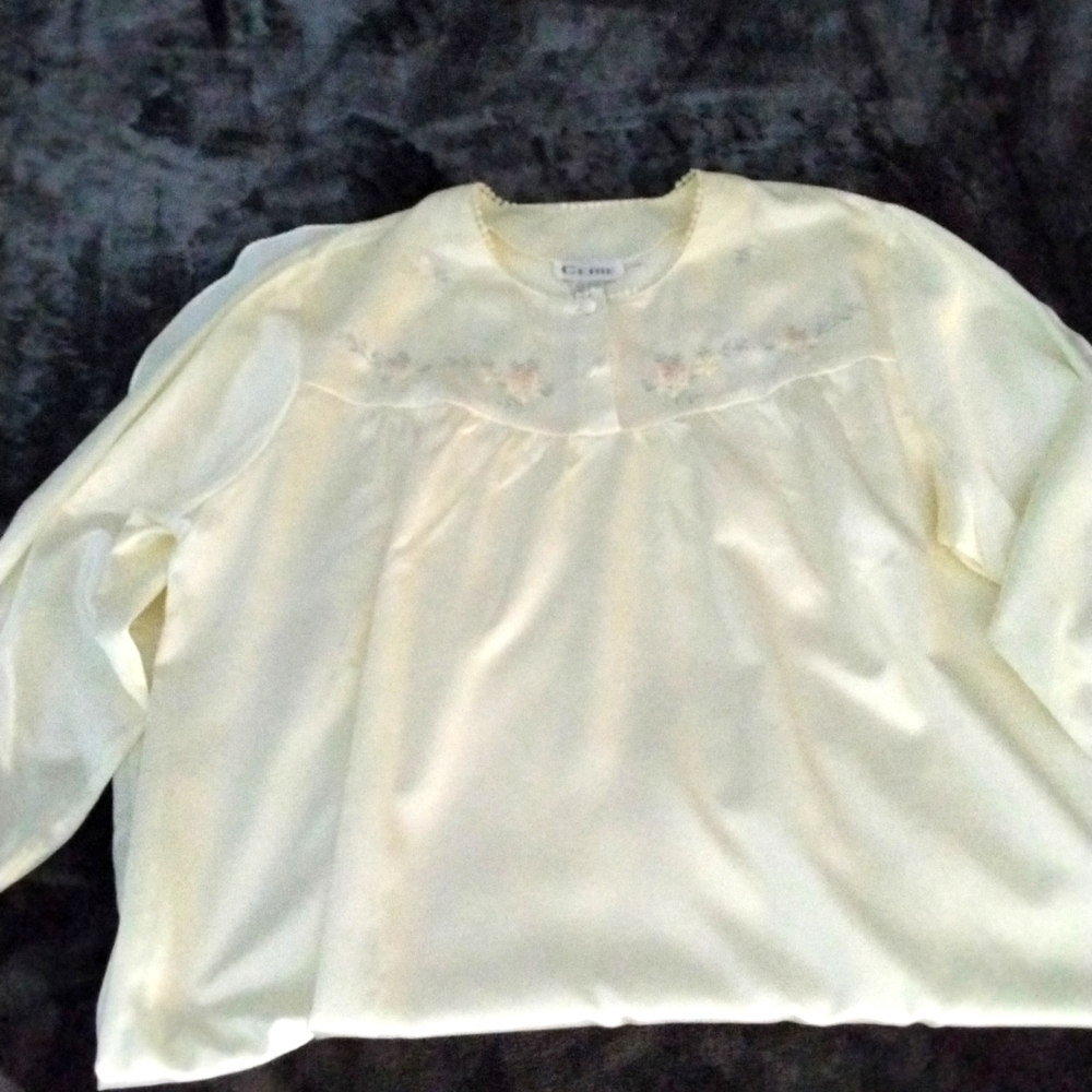 Vintage Ladies satin nightgown, size large